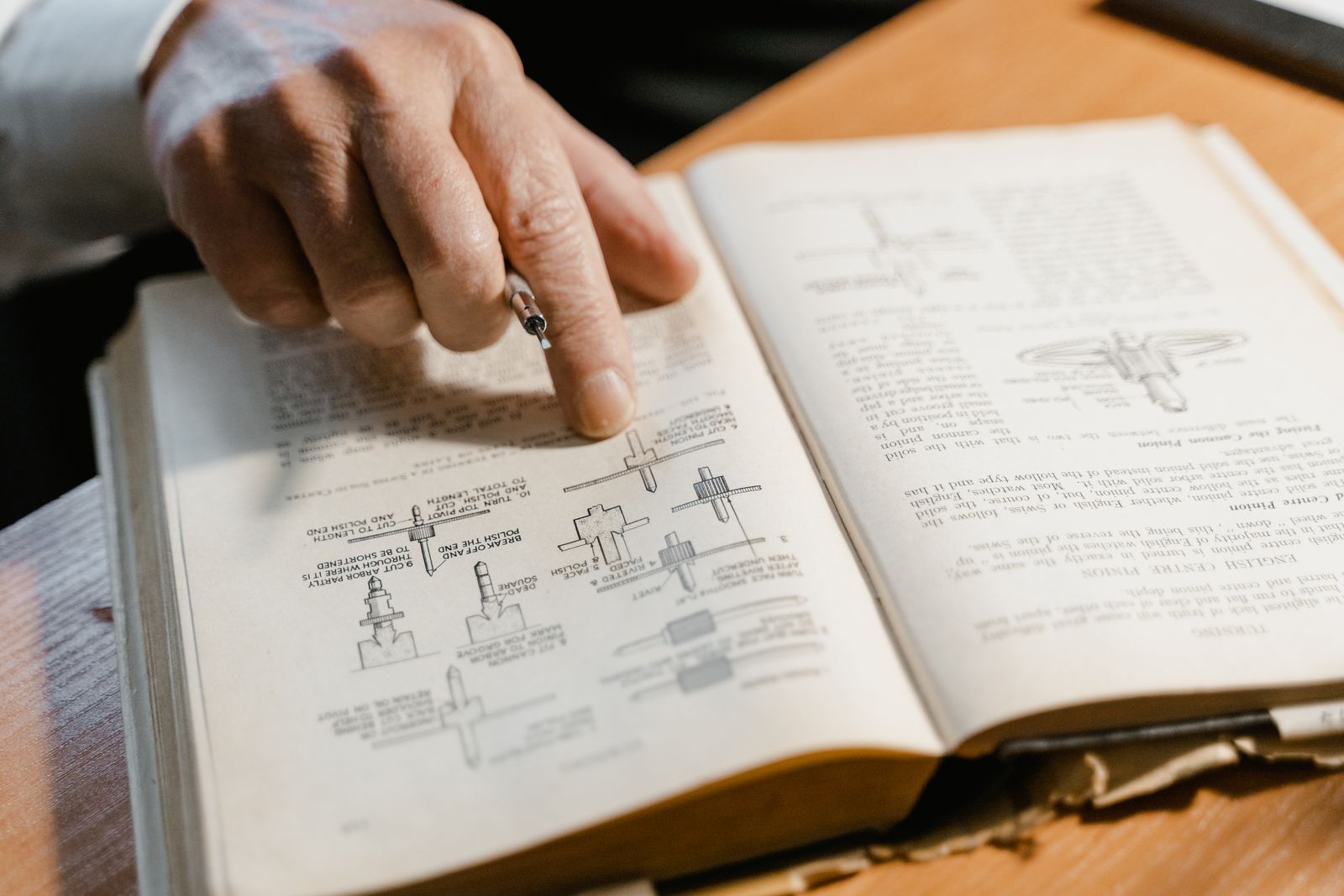 Perché I Manuali Tecnici Necessitano Traduzione Certificata