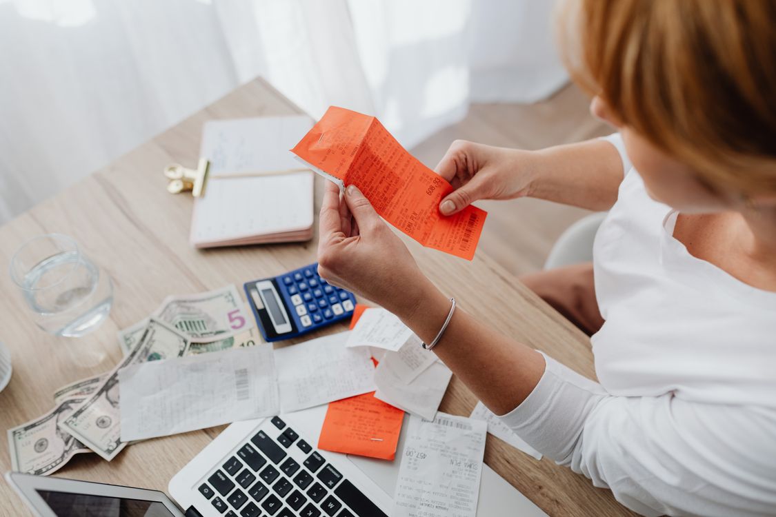 How Freelance Translators Bill Clients the Right Way