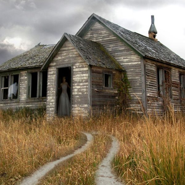 Exploring the Supernatural: Creepy Stories of Ghosts, Haunted Houses, and Ouija Boards