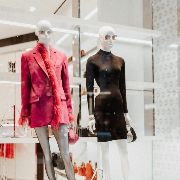 Jenseits des Etiketts: Erschwingliche Looks, Unvergesslicher Stil