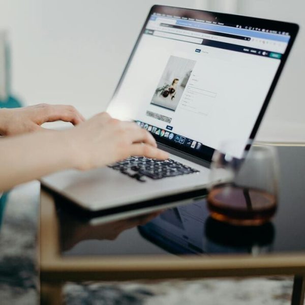 Creación de Sistemas de Contenido Atractivo para Pantallas Públicas