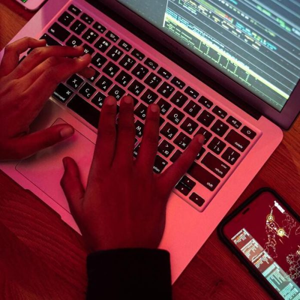 Strumenti Online Futuri per Schermi Pubblicitari Interattivi