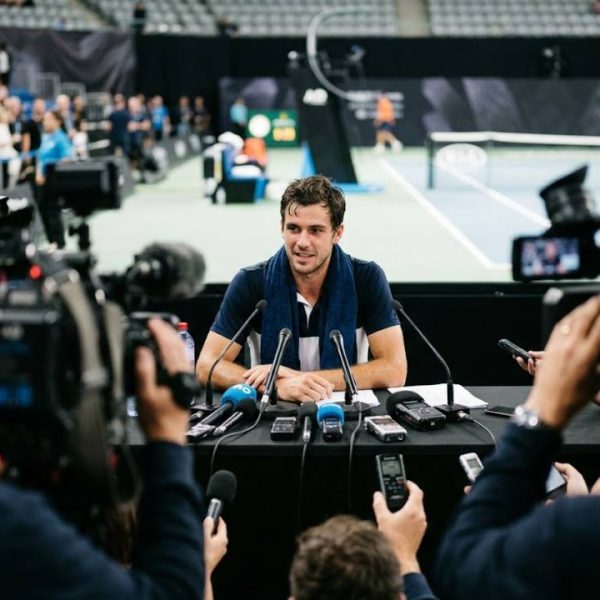 Ce Que Cache la Traduction des Interviews de Tennis