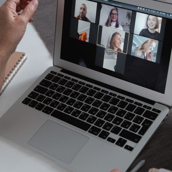 Come Scegliere Un Servizio Di Interpretariato Da Remoto