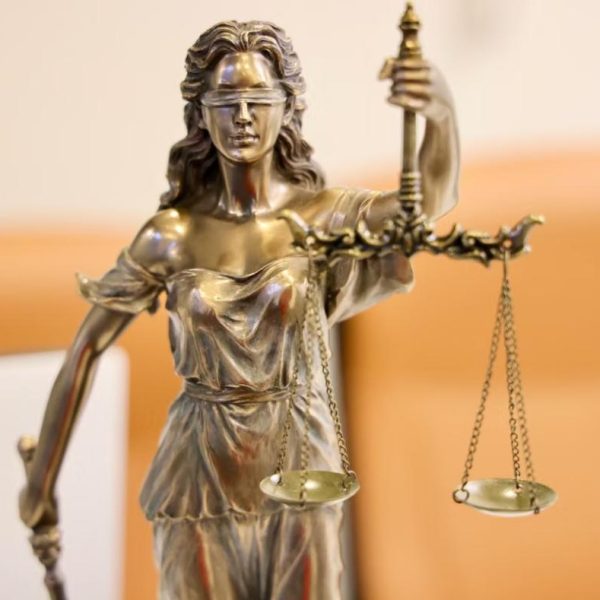 Que Pasa Cuando Un Tribunal Necesita Un Interprete