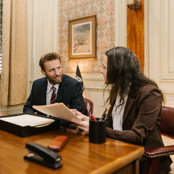 Traduzione di Documenti Legali per Aziende Cosa Serve per Evitare Errori Costosi