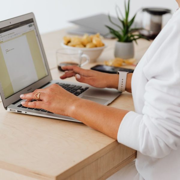 Scrivere A Clienti Esteri Con Strumenti Online