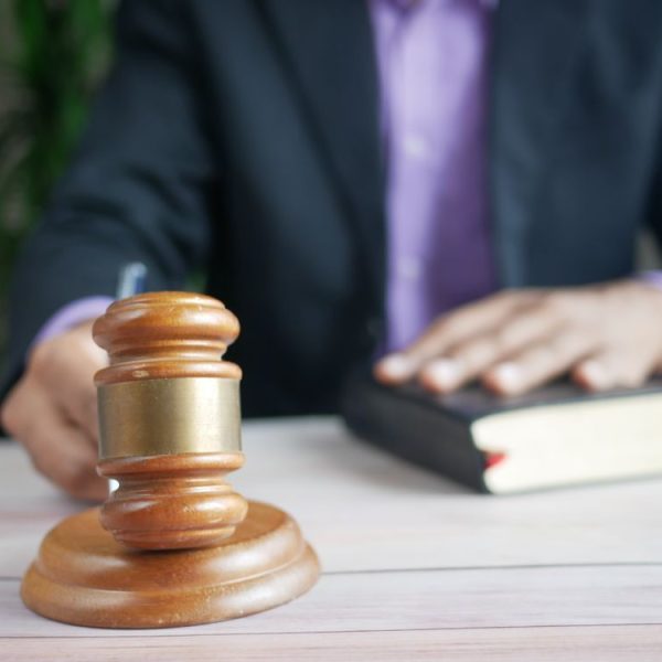 How Law Firms Handle Multilingual Contracts With Confidence