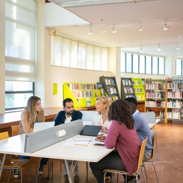 Estudiar en el Extranjero Con Documentos en Regla