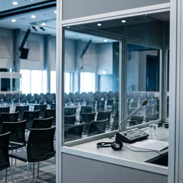 Remote Simultaneous Interpreting: How It Works and When to Use It