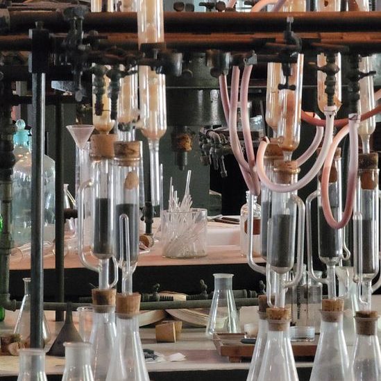 Tradurre Documenti di Laboratorio con Precisione