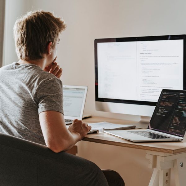 Chatbot Multilingue che Parlano Come i Clienti
